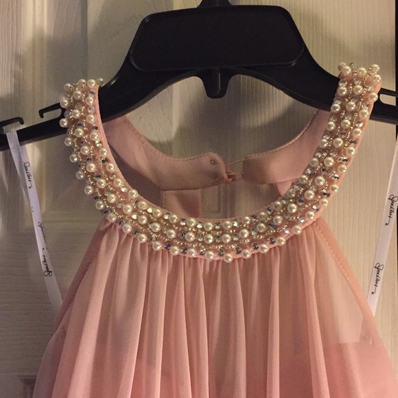 Gorgeous peach gown... Perfect for Prom!!! - Picture 2 of 2